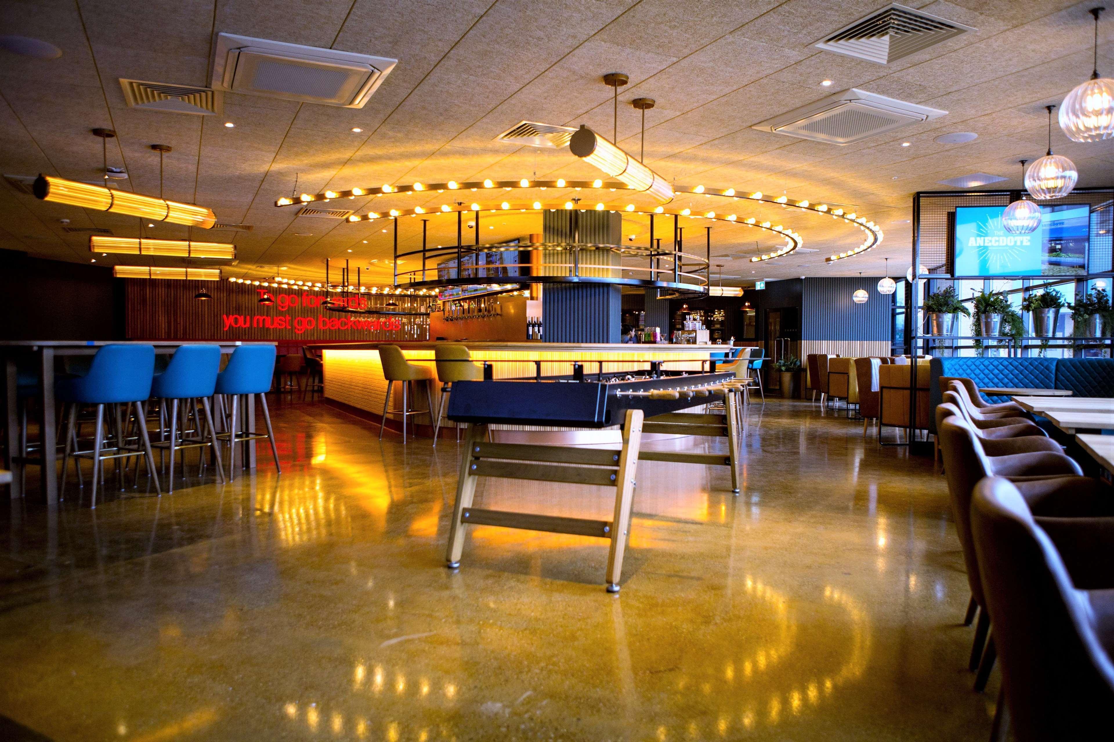 Отель Doubletree By Hilton Coventry Building Society Arena Экстерьер фото