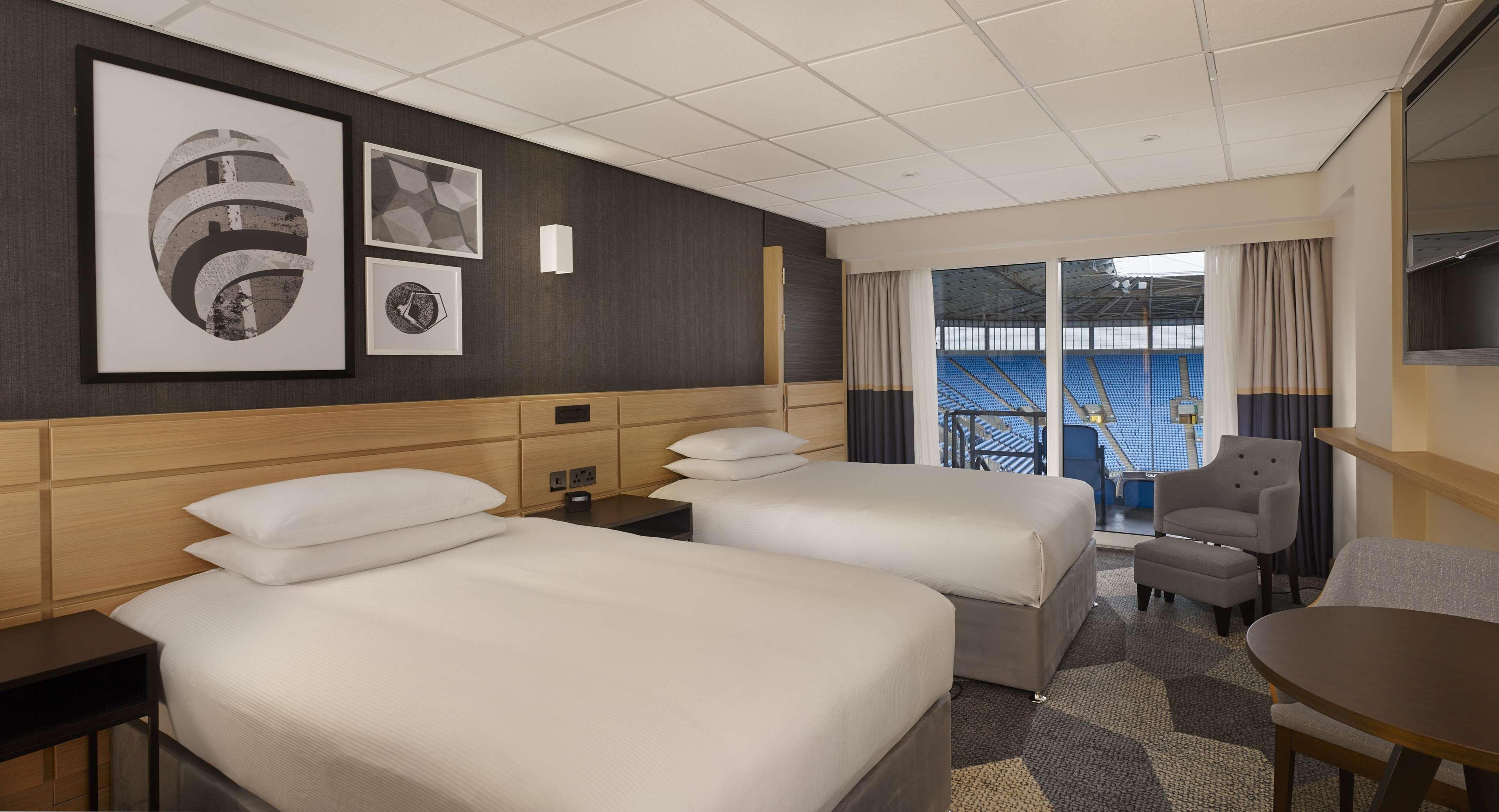 Отель Doubletree By Hilton Coventry Building Society Arena Экстерьер фото