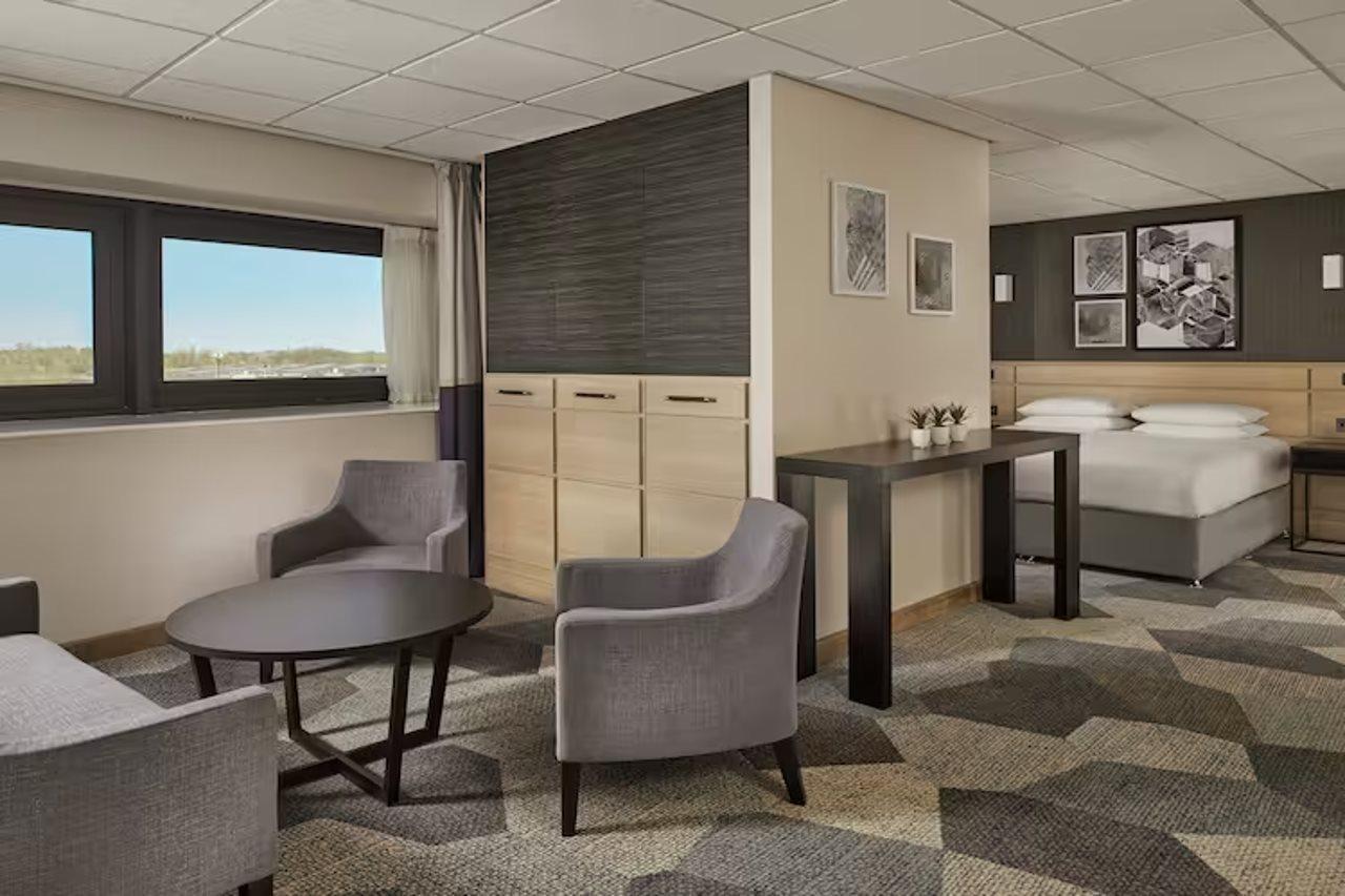 Отель Doubletree By Hilton Coventry Building Society Arena Экстерьер фото