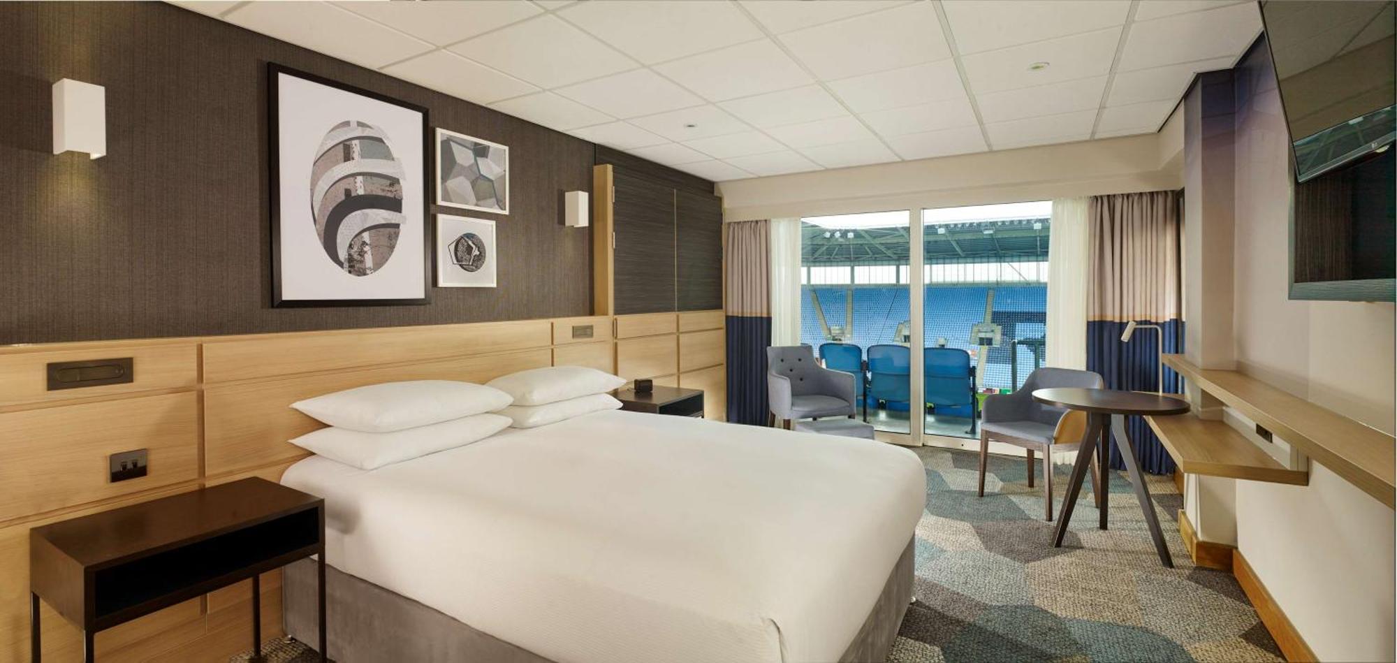 Отель Doubletree By Hilton Coventry Building Society Arena Экстерьер фото