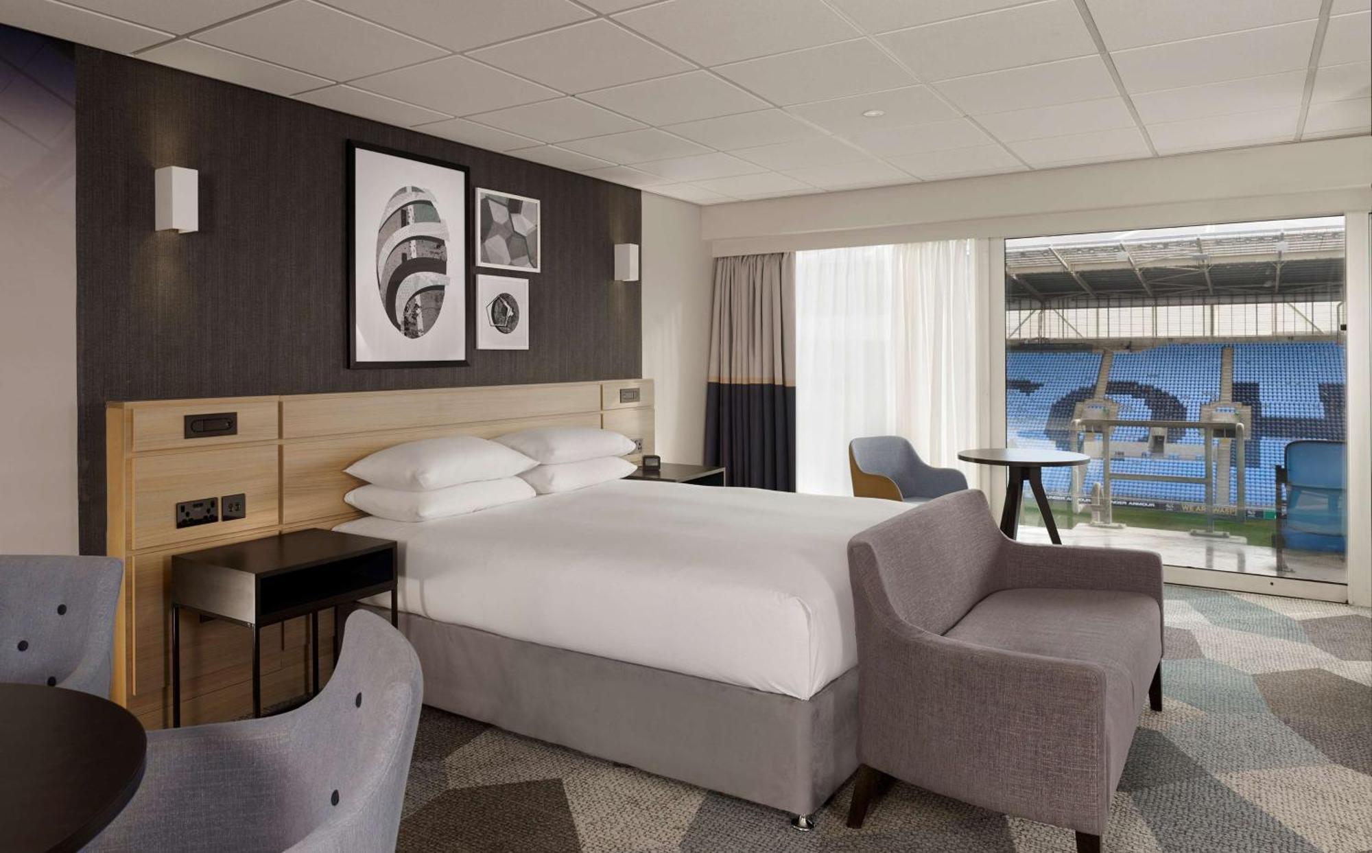 Отель Doubletree By Hilton Coventry Building Society Arena Экстерьер фото