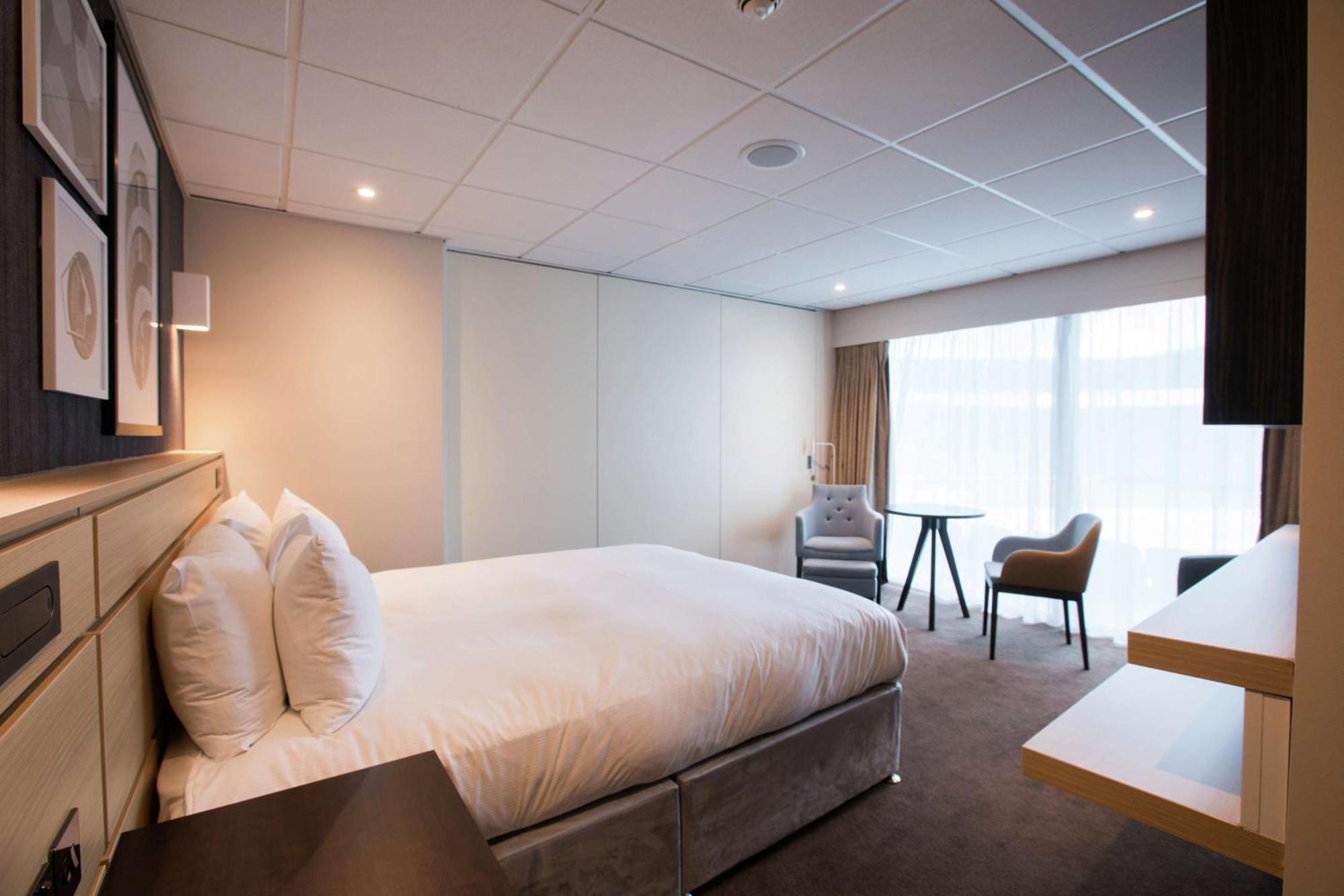 Отель Doubletree By Hilton Coventry Building Society Arena Экстерьер фото